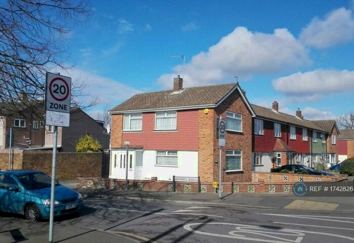 3 Bedroom End Of Terrace House To Rent In Upper Wickham Lane, Welling, DA16