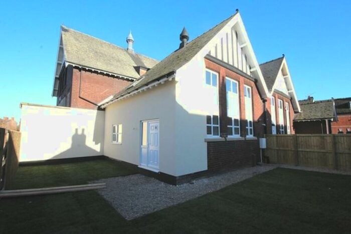 3 Bedroom Maisonette To Rent In Parker Court, Percy Street, DN14