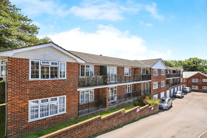 2 Bedroom Flat To Rent In Milestones, Heathfield, TN21