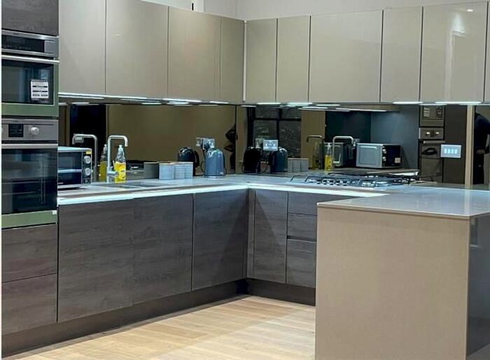 2 Bedroom Flat To Rent In Slough, Buckinghamshire SL2