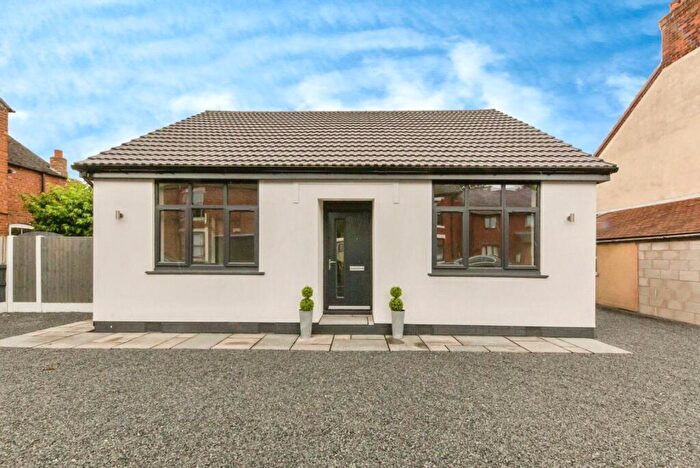 4 Bedroom Bungalow For Sale In Bradwall Street, Sandbach, Cheshire, CW11