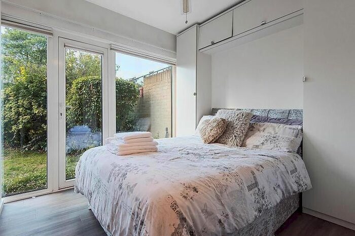 1 Bedroom Flat To Rent In Carlton Drive, London, SW15