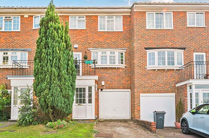 3 Bedroom Terraced House For Sale In Hillview Close, Purley, CR8