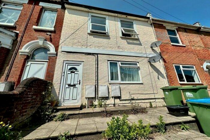 2 Bedroom Flat To Rent In Portswood Road, Southampton, SO17