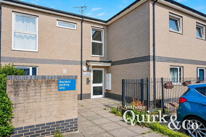 1 Bedroom Apartment For Sale In Berdens, Basildon, SS16