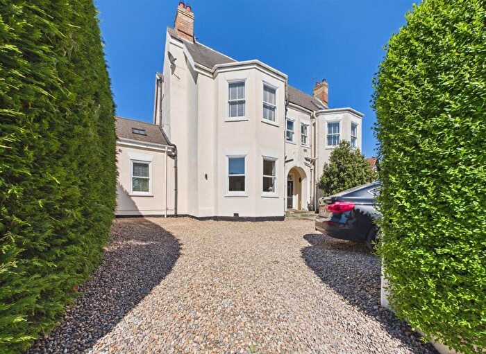 5 Bedroom Semi-Detached House For Sale In High Street, North Ferriby, HU14