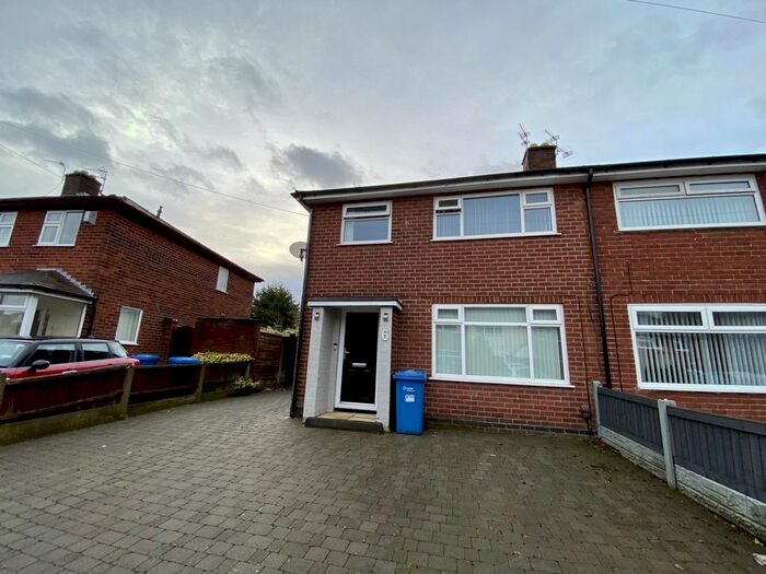 3 Bedroom Semi-Detached House To Rent In Clapgates Crescent, Warrington, WA5