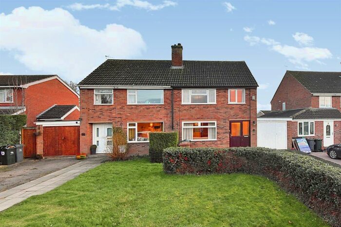 3 Bedroom Semi-Detached House For Sale In Hallow Lane, Lower Broadheath, Worcester, WR2