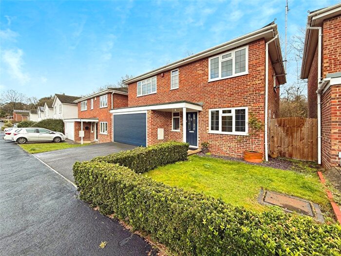 4 Bedroom Detached House For Sale In The Brambles, Crowthorne, Berkshire, RG45
