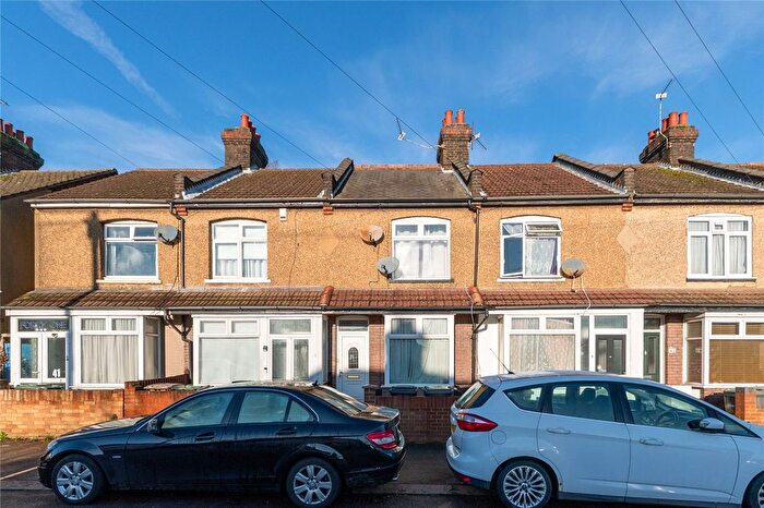 2 Bedroom Terraced House For Sale In Turners Road South, Luton, Bedfordshire, LU2