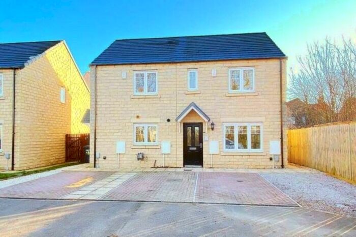 3 Bedroom Semi-Detached House To Rent In Parcevall Close, Beckwithshaw, HG3