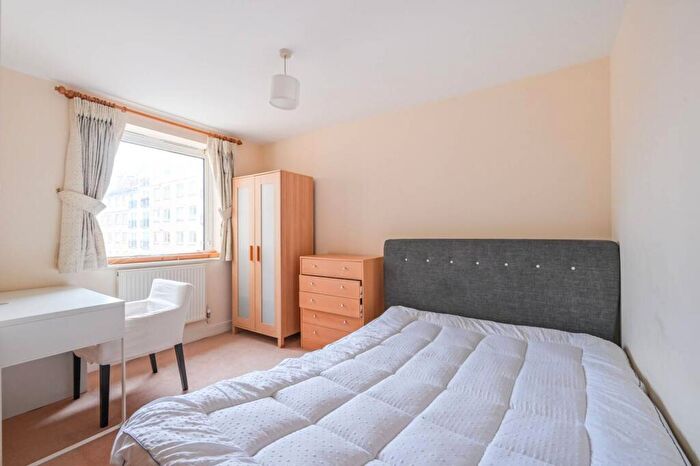 3 Bedroom Flat For Sale In Sail Court, , Docklands, London, E14