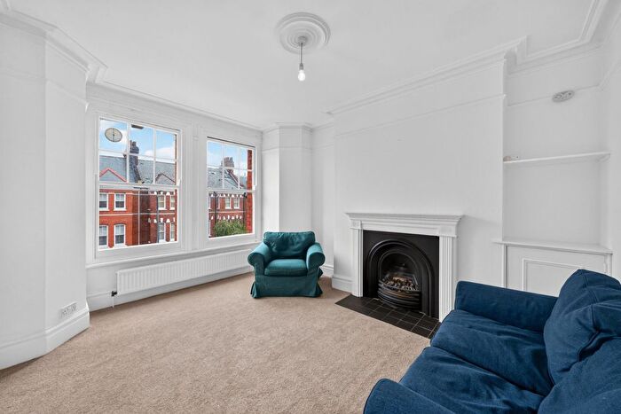 2 Bedroom Flat To Rent In Cambridge Mansions, Cambridge Road, SW11