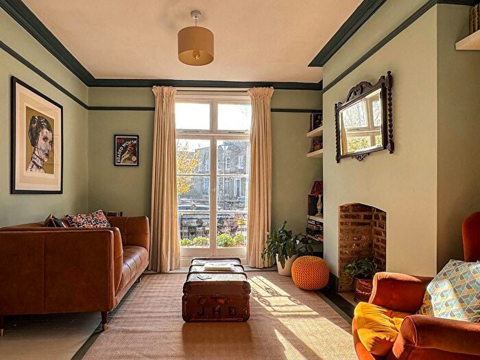 2 Bedroom Terraced House For Sale In Walcot Square, Kennington, London, SE11