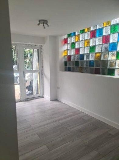 5 Bedroom Flat To Rent In Windsor Road, Slough, SL1