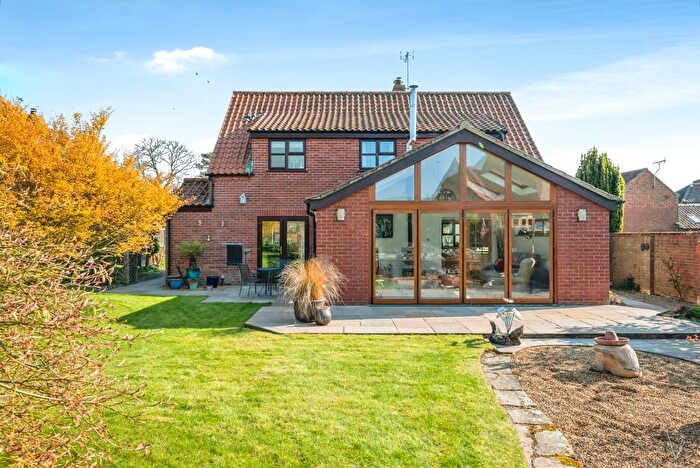 3 Bedroom Detached House For Sale In Meadow Loke, Bawdeswell, Dereham, NR20