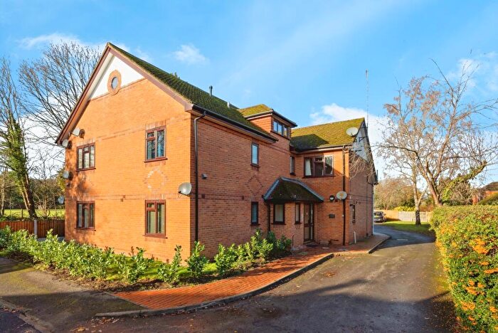 1 Bedroom Flat For Sale In Eastwood Road, Bramley, Guildford, Surrey, GU5