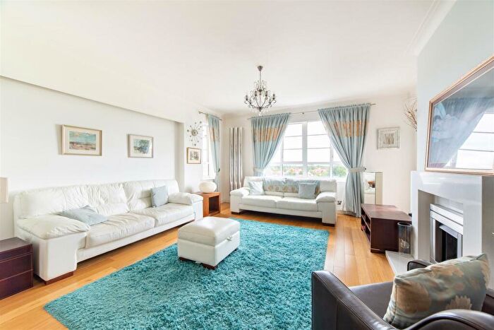 2 Bedroom Apartment To Rent In Moor Court, Westfield, Gosforth, NE3