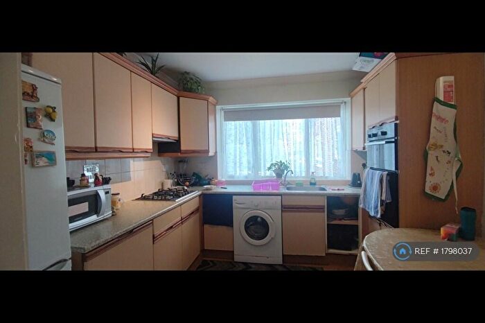 2 Bedroom Flat To Rent In The Shaftesburys, Barking, IG11