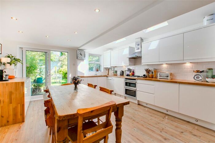 4 Bedroom Terraced House To Rent In Strode Road, Bishops Park, SW6