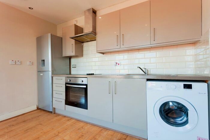 1 Bedroom Flat To Rent In Lea Bridge Road, Leyton, London, E10