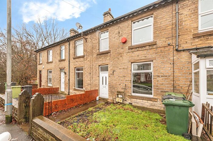 3 Bedroom Terraced House For Sale In Nettleton Road, Huddersfield, HD5