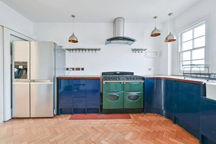 2 Bedroom Flat To Rent In Baker Street, , Marylebone, London, NW1