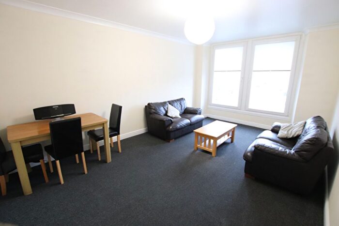 2 Bedroom Flat To Rent In Dudhope Street, Dundee, DD1