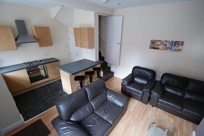 4 Bedroom Terraced House To Rent In William Street, Hyde Park, Leeds, LS6