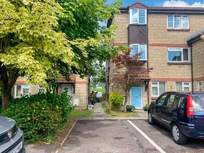 1 Bedroom Flat For Sale In Imberwood Close, Warminster, BA12
