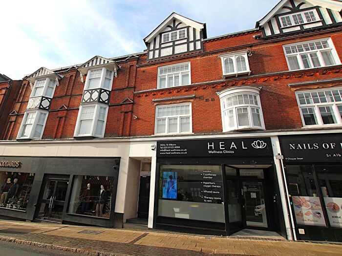 1 Bedroom Flat For Sale In Chequer Street, St. Albans, AL1