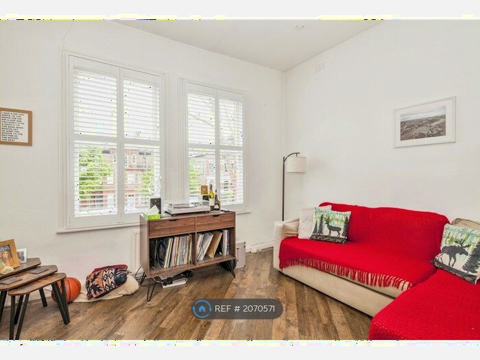 1 Bedroom Flat To Rent In Palace Road, London, SW2