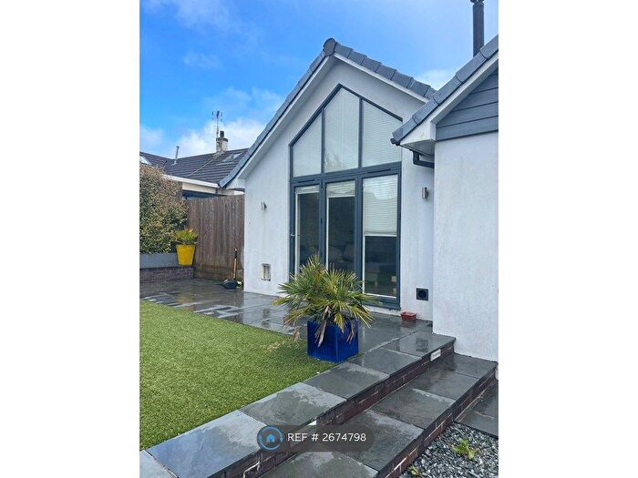 2 Bedroom Flat To Rent In Menear Road, St Austell, PL25