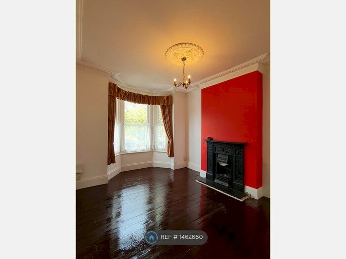 1 Bedroom Flat To Rent In Kingswood Road, London, SE20