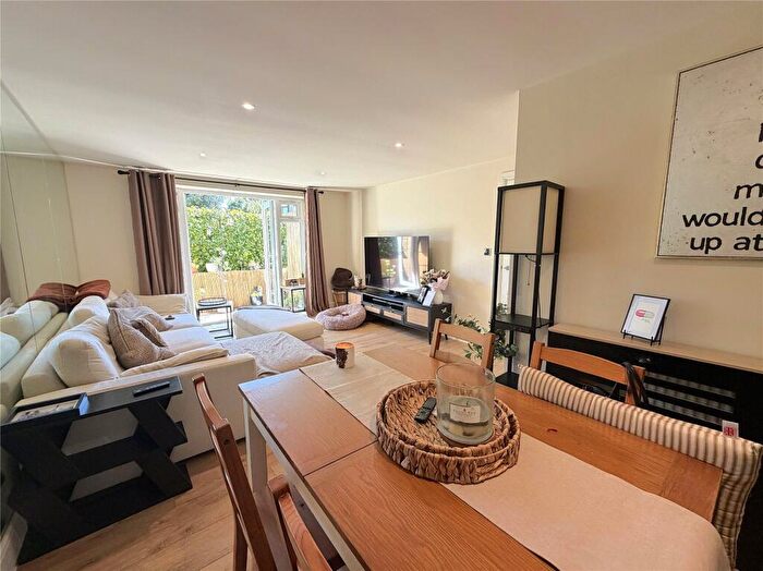 2 Bedroom Flat To Rent In Portsmouth Road, Cobham, KT11