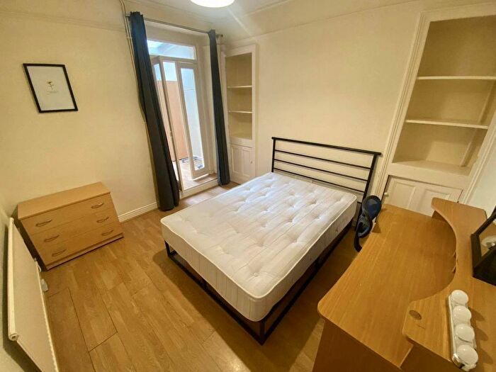 4 Bedroom Property To Rent In Rhyddings Park Road, Brynmill, Swansea, SA2