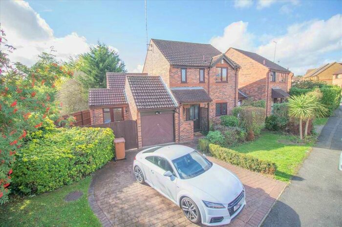 3 Bedroom Property To Rent In The Fairoaks, Northampton, NN3