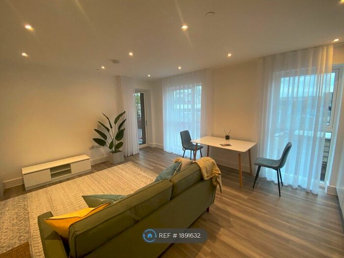 1 Bedroom Flat To Rent In Citrine House, London, NW9