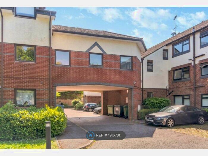 2 Bedroom Flat To Rent In Amersham, Amersham, HP7