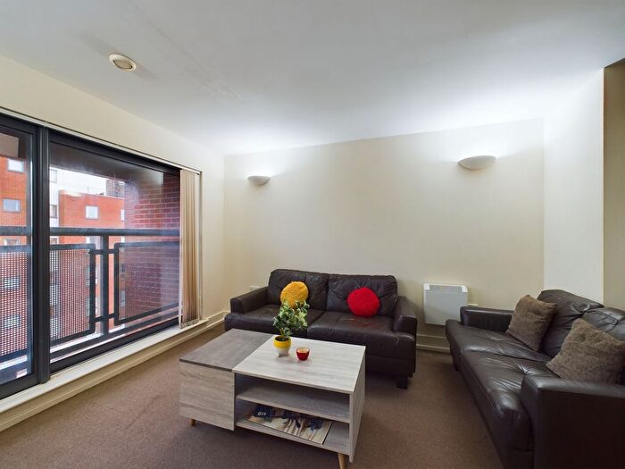 2 Bedroom Flat To Rent In Moss Street, City Centre, Liverpool, L6