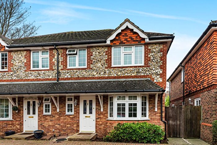 3 Bedroom Semi Detached House To Rent In Lantern Close, Orpington, BR6