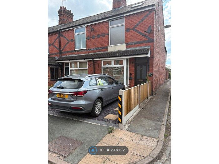 3 Bedroom End Of Terrace House To Rent In Oakland Avenue, Crewe, CW1