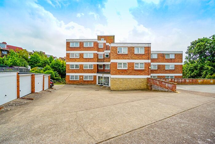 3 Bedroom Flat For Sale In Linton Road, Hastings, TN34