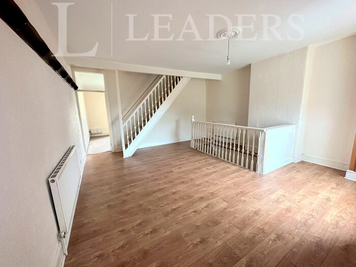 2 Bedroom Flat To Rent In Flat Above, Watford Road, B30