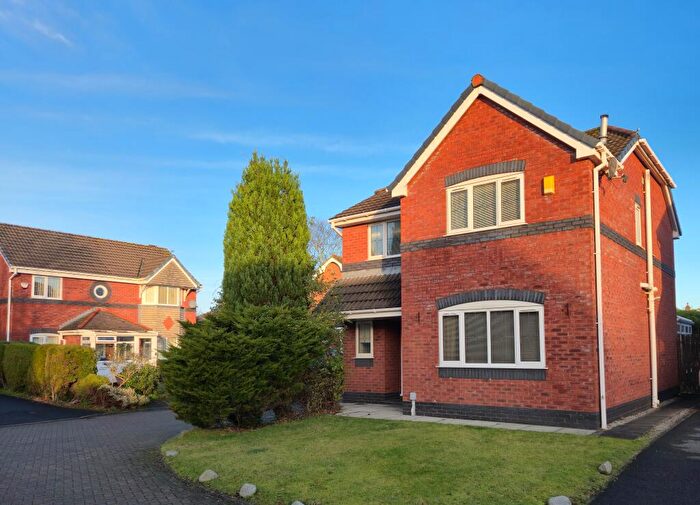 4 Bedroom Detached House For Sale In Stokes Hall Avenue, Leyland, Lancashire, PR25