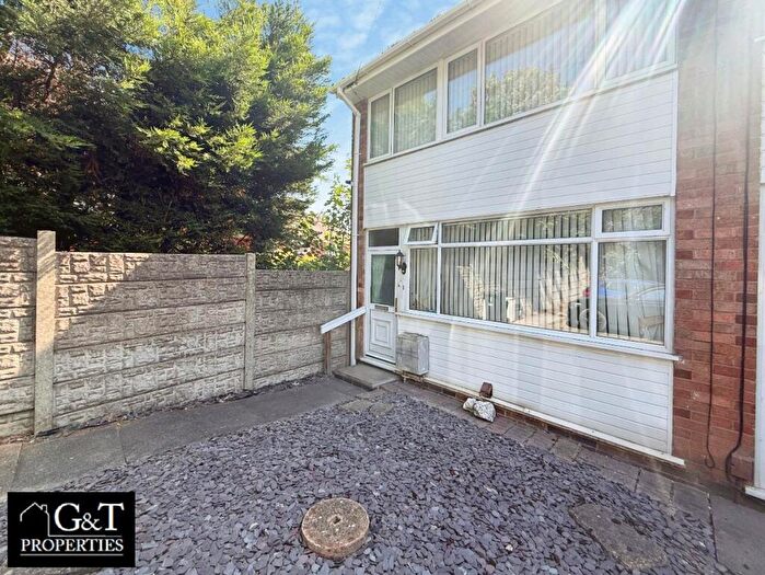 3 Bedroom End Of Terrace House For Sale In Osbourne Close, Brierley Hill, DY5