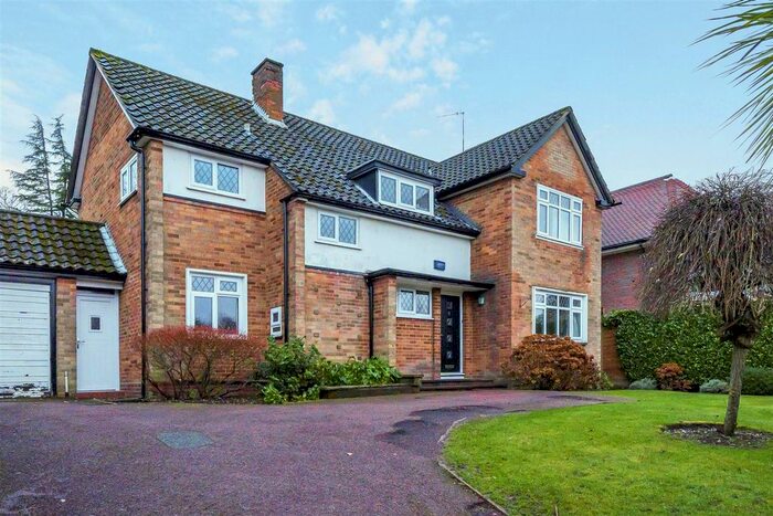 4 Bedroom Detached House To Rent In Harmsworth Way, London, N20