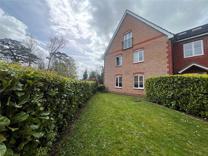 2 Bedroom Flat For Sale In Daneholme Close, Daventry, Northamptonshire, NN11