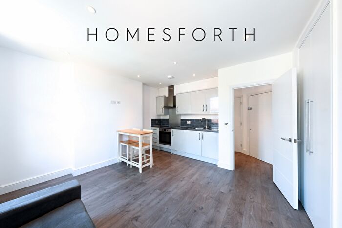 1 Bedroom Flat To Rent In Dartmouth Road, Mapesbury Conservation, NW2