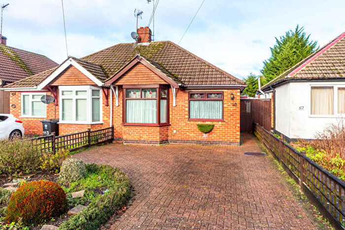 3 Bedroom Semi-Detached Bungalow For Sale In Newton Road, Rushden, NN10
